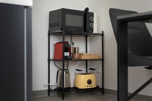 Interior - LiT LiVING: Luxus | Box SprIng | Kitchen | Parking (Altenstadt)