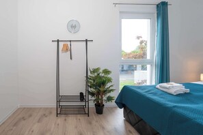 1 chambre, bureau, fer et planche à repasser, Wi-Fi