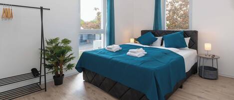 1 bedroom, desk, iron/ironing board, WiFi