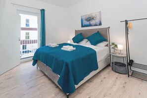 1 bedroom, desk, iron/ironing board, WiFi - LiT LiVING: Luxus | Box SprIng | Kitchen | Parking (Altenstadt)