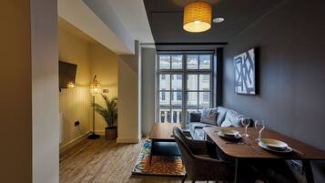 Apartemen, 1 Tempat Tidur Double | Area keluarga