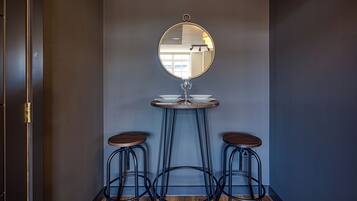 Apartment, 1 Bedroom, Kitchen | Dining room