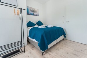 1 bedroom, desk, iron/ironing board, WiFi