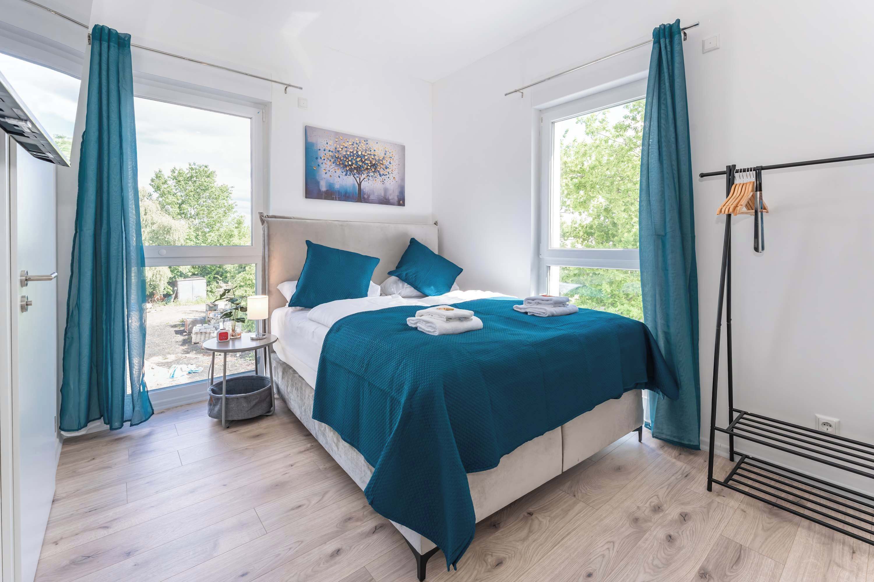 1 bedroom, desk, iron/ironing board, WiFi