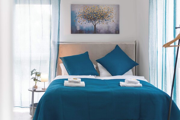 1 bedroom, desk, iron/ironing board, WiFi