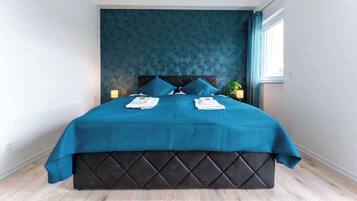2 Schlafzimmer, Schreibtisch, Bügeleisen/Bügelbrett, WLAN