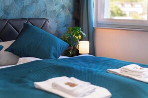 2 bedrooms, desk, iron/ironing board, WiFi - LiT LiVING: Luxus | Box SprIng | Parking (Altenstadt)