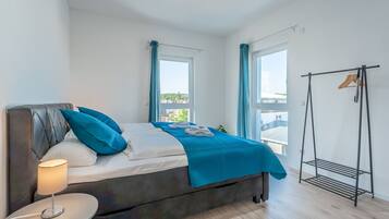 2 Schlafzimmer, Schreibtisch, Bügeleisen/Bügelbrett, WLAN