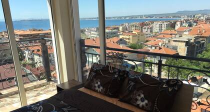 Charming 1-bedroom apartment with AC and WiFi in sunny Sveti Vlas with Sea view