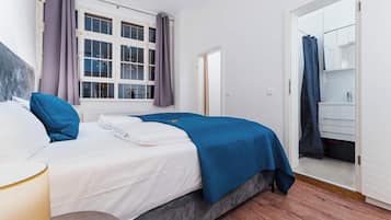 1 bedroom, desk, iron/ironing board, WiFi