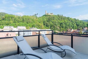 Property grounds - LiT LiVING Luxury Penthouse - terrace - Box Spring (Weinheim)