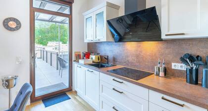LiT LiVING Luxury Penthouse - terrace - Box Spring