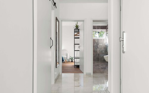 LiT LiVING: Luxus | Box SprIng | Parking | Garten