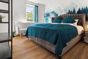 2 Schlafzimmer, Schreibtisch, Bügeleisen/Bügelbrett, WLAN