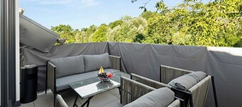 LiT LiVING: Luxus | Box SprIng | Parking | Balcony