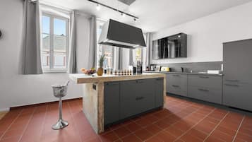 Kühlschrank, Ofen, Herdplatte, Geschirrspüler