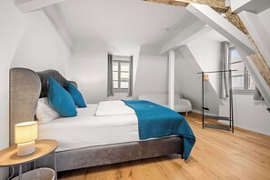 2 bedrooms, desk, iron/ironing board, WiFi - LiT LiVING: Luxus – Box SprIng – Terrasse – Parkplatz (Grünstadt)