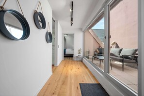 Interior - LiT LiVING: Luxus – Box SprIng – Terrasse – Parkplatz (Grünstadt)