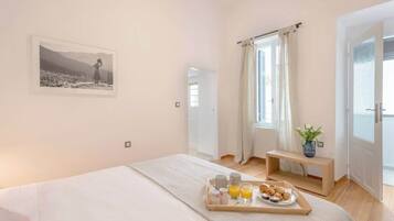 1 bedroom, iron/ironing board, travel crib, WiFi