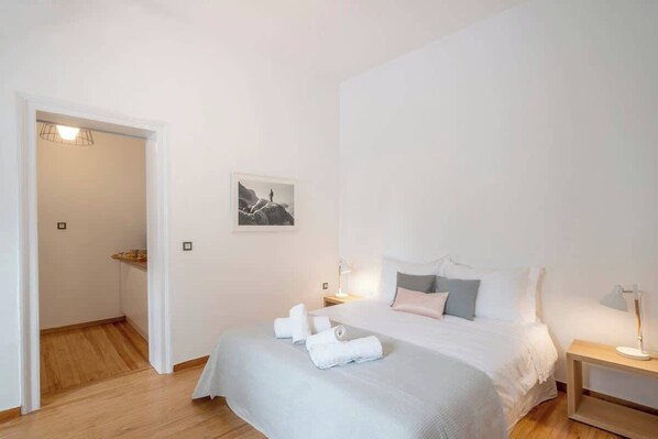 Unclassified image, 1 of 17, button