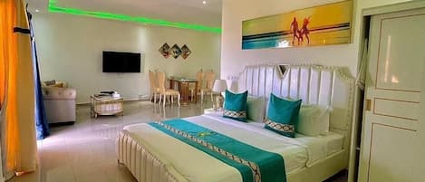 In-room safe, free WiFi