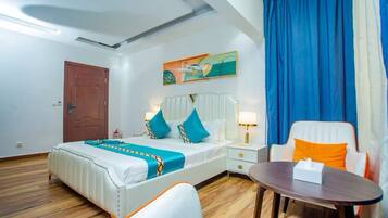 In-room safe, free WiFi