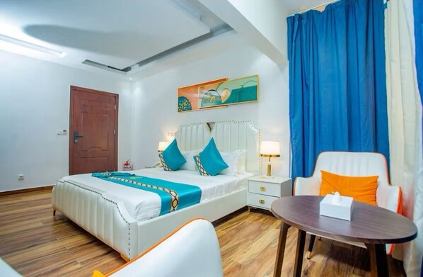 In-room safe, free WiFi