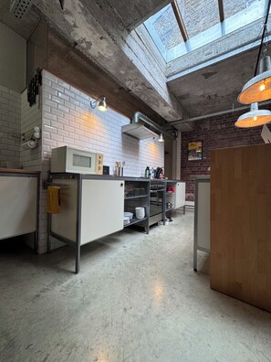 Mikrobølgeovn, ovn, kogeplade, opvaskemaskine