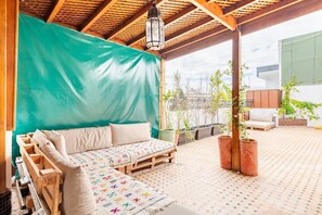 Terrace/patio - Sunny 3 BR in the heart of Agdal - Huge terrace (Unknown)