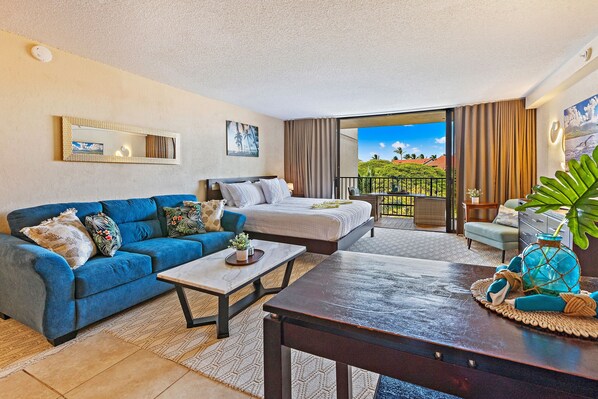 Studio | Living area