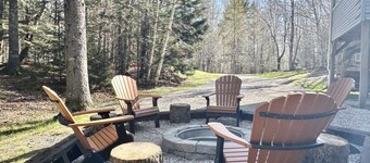 4 BR Wooded Getaway on Long Pond! [Woodsy Pines]