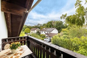 Property grounds - Holiday Apartment 'Freudenthal Bernried' with Balcony and Wi-Fi (Bernried am Starnberger See)