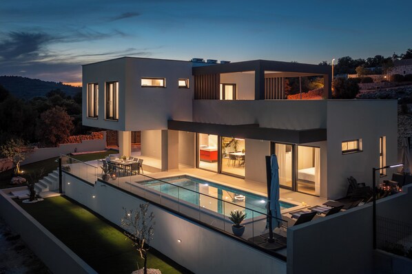 Outdoor pool, a heated pool