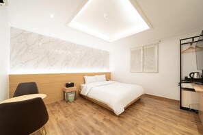 Tweepersoonskamer, uitzicht op de stad | Gratis wifi