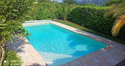 Detached house, private pool, breathtaking view of the Esterel,