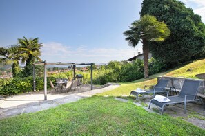 Family Villa, Multiple Bedrooms (Villa La Rocca Mountain and Lake View) | Outdoor dining