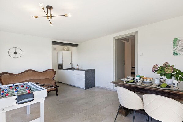 Family Apartment, 2 Bedrooms, 2 Bathrooms (Appartamento Vista Rosa) | Private kitchenette | Fridge, oven, stovetop, dishwasher
