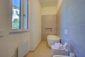 Bathroom - Villa La Rocca (Taino)
