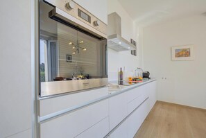 家庭別墅, 4 間臥室 (Villa La Rocca) | 私人廚房 | 烤箱、爐台、咖啡機/沖茶器、鍋具/餐盤/廚房用品