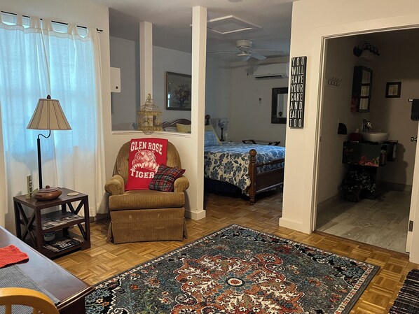 1 bedroom, WiFi, bed sheets