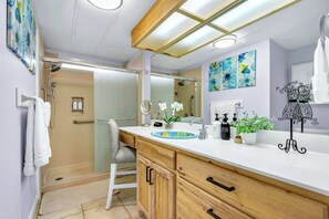 House, Multiple Beds, Patio (Lakeside Playground) | Bathroom | Shower, hair dryer, towels - Amazing Lakefront Escape - A Stunner For Sleeps 14 (New Braunfels)