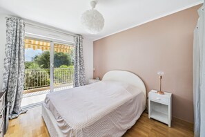 1 bedroom, free WiFi, bed sheets