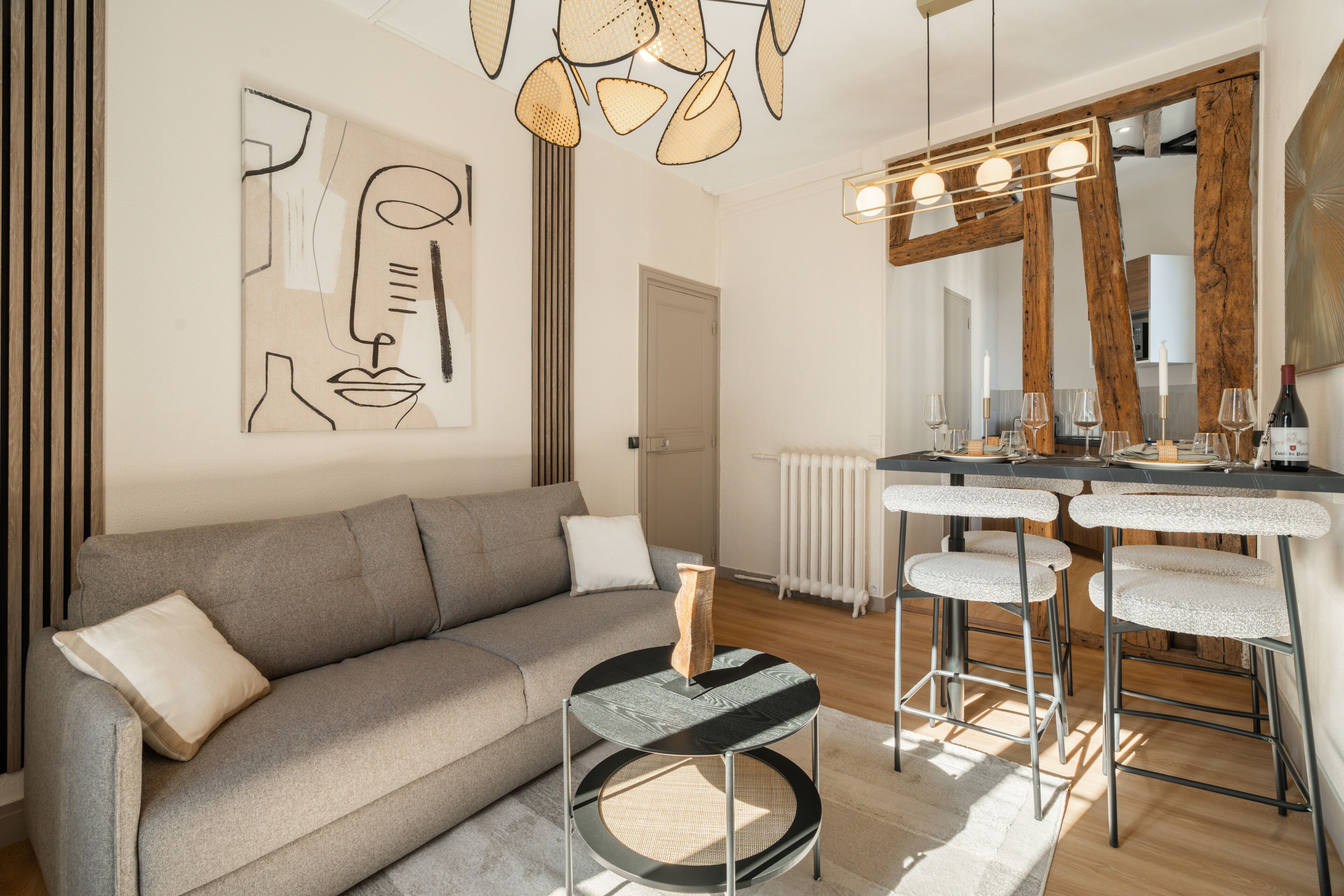Superior Apartment, Courtyard View | Living area | 80-cm Smart TV with digital channels