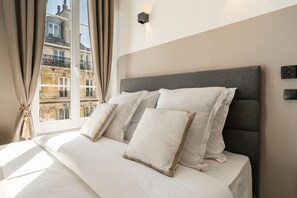 Superior Apartment, Courtyard View