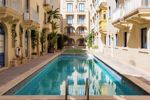 Luxurious Gozo penthouse with sea view & pool