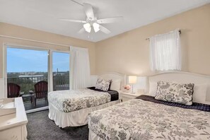 2 عدّة غرف نوم ومكواة/لوح كي وواي فاي وملاءات أسرّة