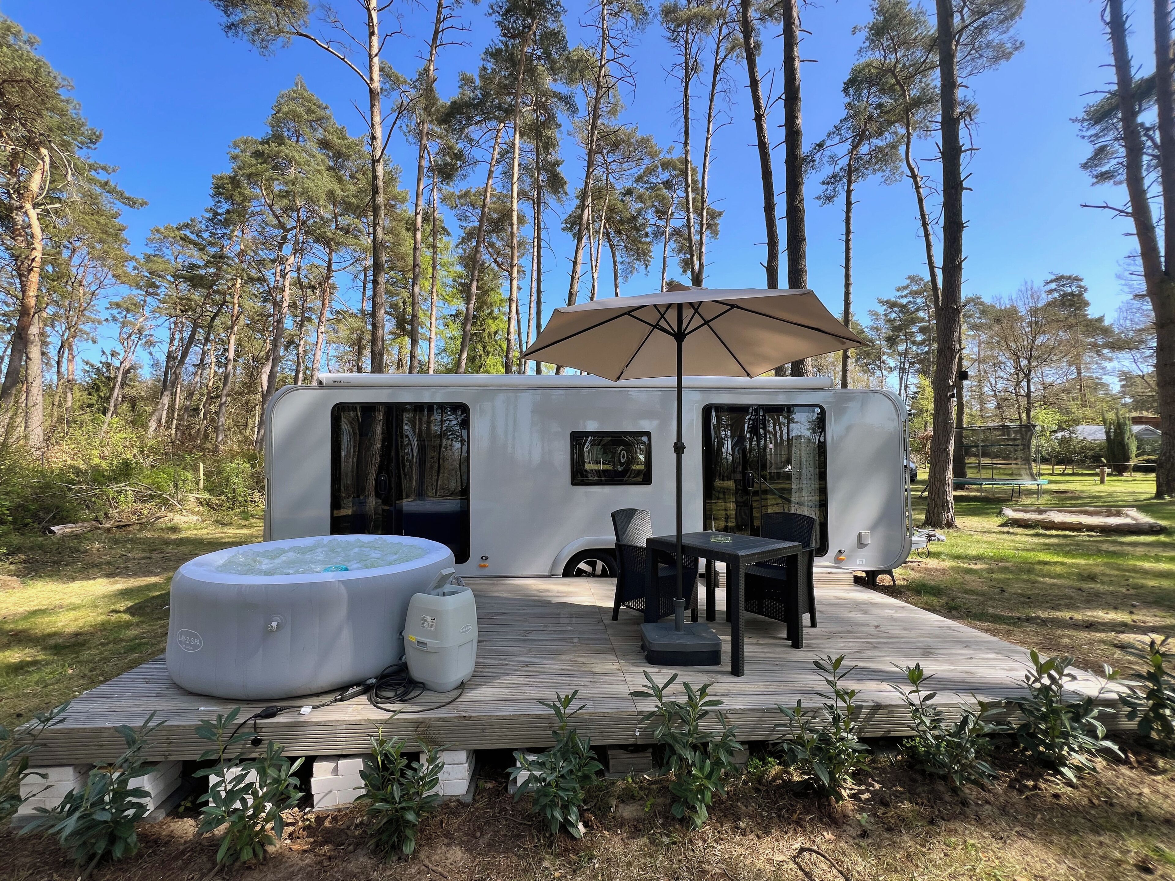 Tina de hidromasaje al aire libre