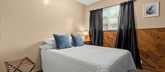 Charming 3-bedroom house with WiFi, AC in welcoming Taylor