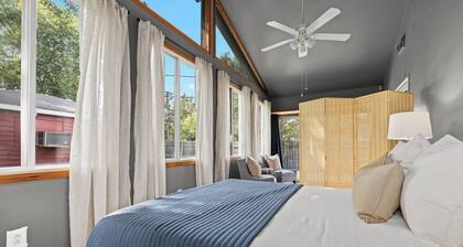 Charming 3-bedroom house with WiFi, AC in welcoming Taylor