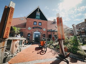 Exterior - Apartment 'Seute Deern' with Shared Terrace, Shared Garden and Wi-Fi (Baltrum)